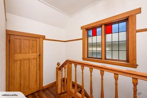 Photo of property in 17 Saint Michaels Crescent, Kelburn, Wellington, 6012