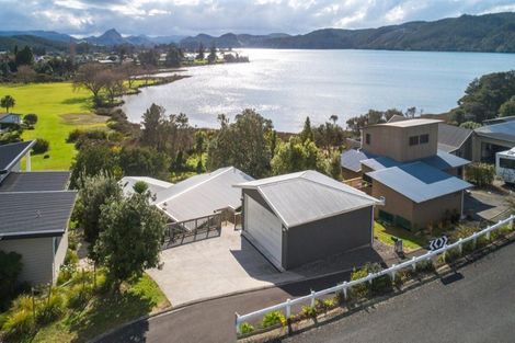 Photo of property in 106 Tukere Drive, Whangamata, 3620