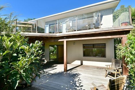 Photo of property in 36 Surf Road, Stanmore Bay, Whangaparaoa, 0932