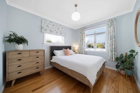 Photo of property in 15 Sea View Terrace, Cockle Bay, Auckland, 2014