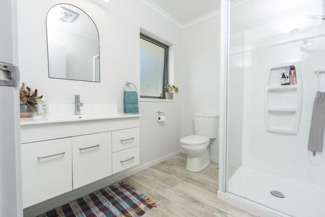 Photo of property in 33 Ngapuke Lane, Parua Bay, Onerahi, 0192