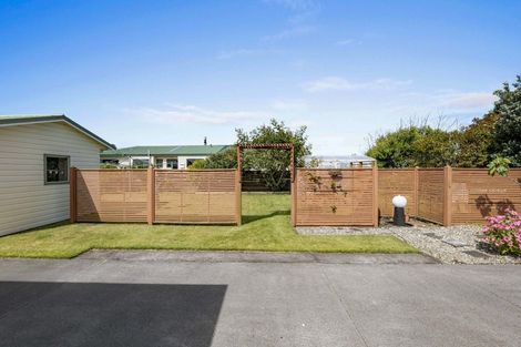 Photo of property in 8 Beech Place, Hawera, 4610