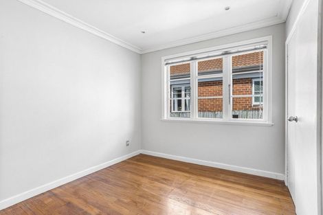 Photo of property in 1612 Great North Road, Waterview, Auckland, 1026