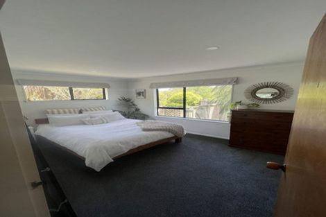 Photo of property in 10 Albatross Close, Whitby, Porirua, 5024