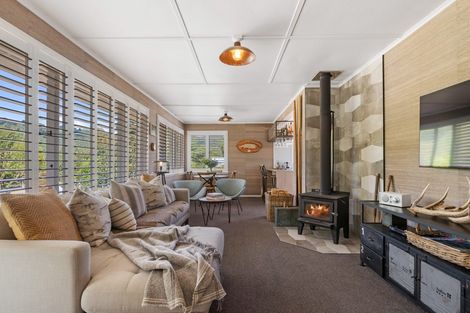 Photo of property in 28 Kinloch Road, Kinloch, Taupo, 3377