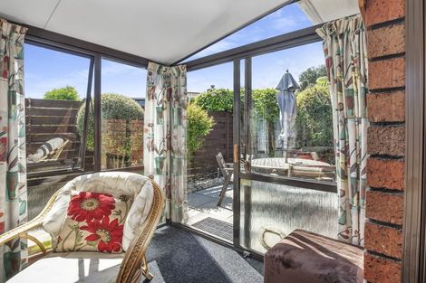 Photo of property in 21a Rosebank Grove, Waikanae, 5036