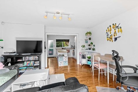 Photo of property in 8/9 Mountain Road, Mount Wellington, Auckland, 1072