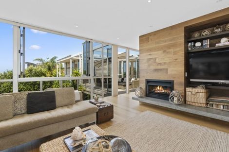 Photo of property in 25 Lagoon Way, Omaha, 0986