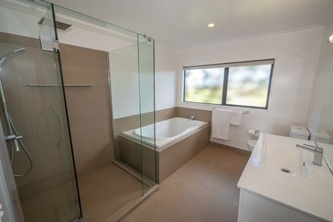 Photo of property in 59 Spicer Road, Cable Bay, 0420