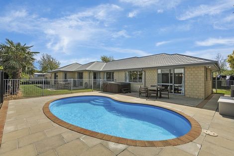 Photo of property in 40 Country Palms Drive, Halswell, Christchurch, 8025