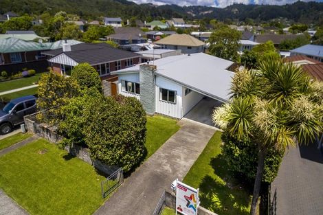 Photo of property in 17 Kiwi Street, Heretaunga, Upper Hutt, 5018