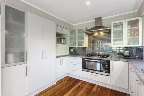 Photo of property in 35 Rosecamp Road, Beach Haven, Auckland, 0626