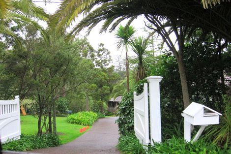 Photo of property in 23-25 Bernard Magnus Lane, Greenhithe, Auckland, 0632