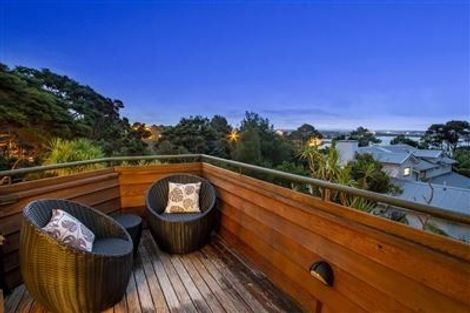 Photo of property in 9 The Knoll, Greenhithe, Auckland, 0632