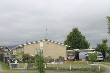 Photo of property in 2 Ryan Place, Richmond Heights, Taupo, 3330