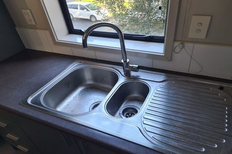 Photo of property in 38 Verdale Circle, Glen Eden, Auckland, 0602