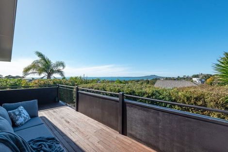 Photo of property in 19 Aberdeen Road, Castor Bay, Auckland, 0620