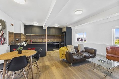 Photo of property in 7 Wesley Road, Kelburn, Wellington, 6012