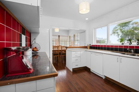 Photo of property in 24 Pooley Street, Pakuranga Heights, Auckland, 2010