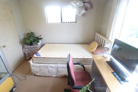 Photo of property in 16 Crimson Park, Oteha, Auckland, 0632