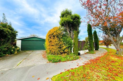 Photo of property in 1 Ostend Place, Avonhead, Christchurch, 8042