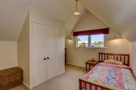 Photo of property in 4 Smith Road, Merrilands, New Plymouth, 4312