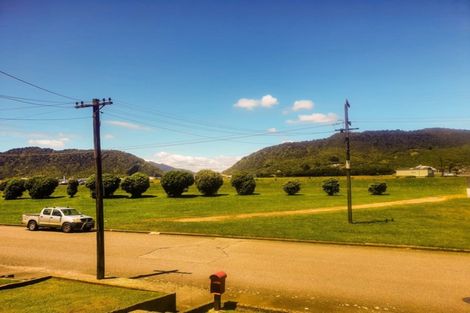 Photo of property in 32 Reid Street, Blaketown, Greymouth, 7805