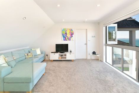 Photo of property in 110 Vipond Road, Stanmore Bay, Whangaparaoa, 0932