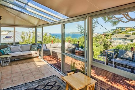 Photo of property in 18 Gordon Road, Plimmerton, Porirua, 5026