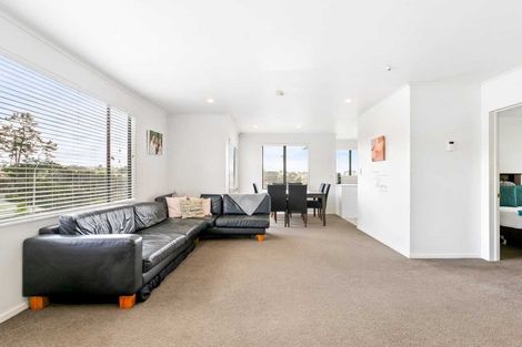 Photo of property in 32 Hewlett Road, Massey, Auckland, 0614