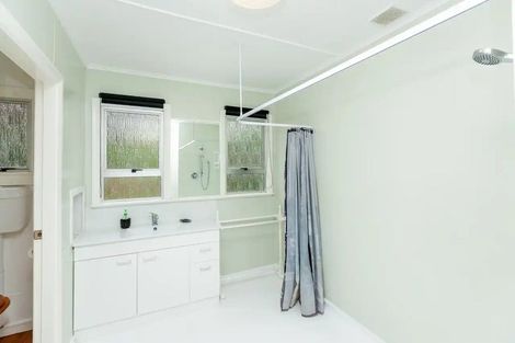 Photo of property in 13a Seaview Road, Marfell, New Plymouth, 4310