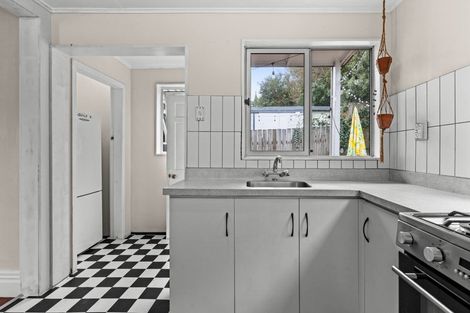 Photo of property in 9 Chaucer Road, Hospital Hill, Napier, 4110
