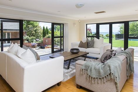 Photo of property in 122 Macleans Road, Bucklands Beach, Auckland, 2014