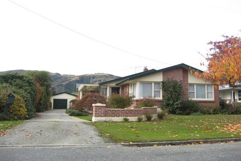 Photo of property in 20 Durham Street, Tapanui, 9522