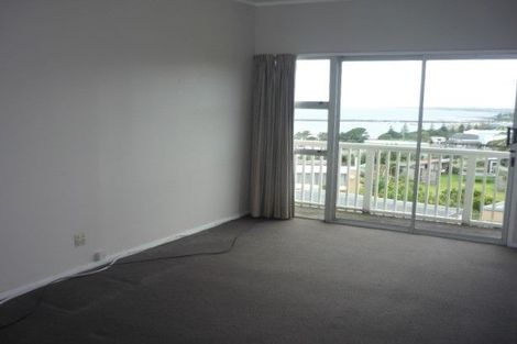 Photo of property in 16 Findlay Street, Moturoa, New Plymouth, 4310
