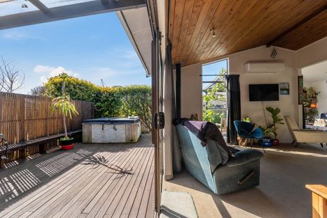 Photo of property in 15b Marchant Place, Westown, New Plymouth, 4310