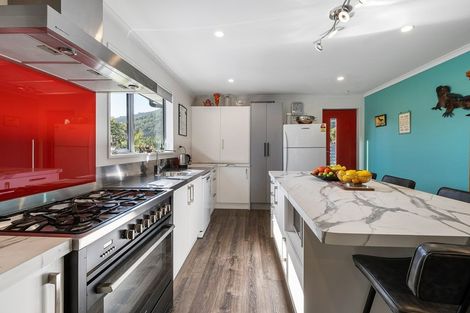 Photo of property in 33 Wairau Road, Picton, 7220