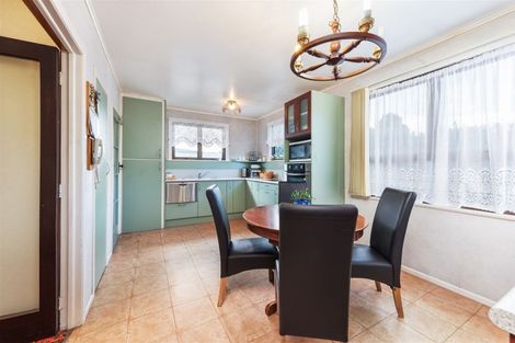 Photo of property in 72a Sylvan Crescent, Te Atatu South, Auckland, 0610