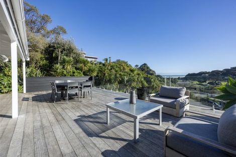 Photo of property in 22 Beach Valley Road, Piha, 0772