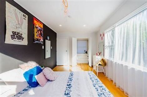 Photo of property in 5 Puriri Road, Waikanae, 5036