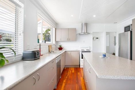 Photo of property in 23a Woodglen Road, Glen Eden, Auckland, 0602
