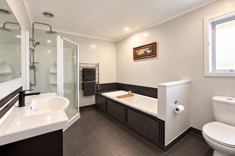 Photo of property in 17 Mortlake Street, Islington, Christchurch, 8042