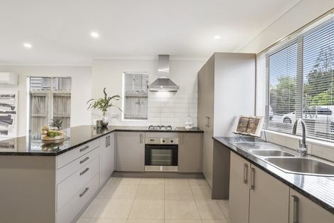 Photo of property in 115 Baverstock Road, Flat Bush, Auckland, 2016