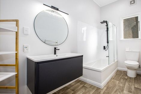 Photo of property in 15 Connaught Terrace, Brooklyn, Wellington, 6021