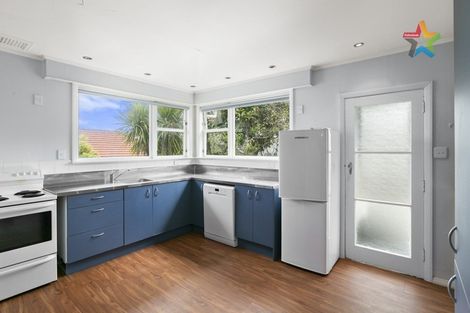 Photo of property in 8 Puriri Street, Eastbourne, Lower Hutt, 5013