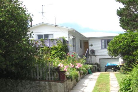Photo of property in 4 Dakota Avenue, Beach Haven, Auckland, 0626