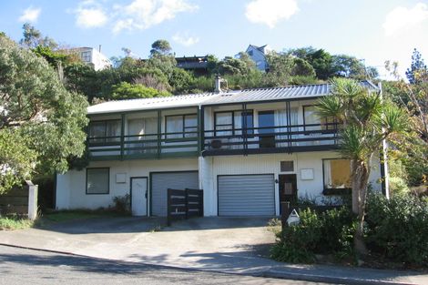 Photo of property in 107 Churton Drive, Churton Park, Wellington, 6037