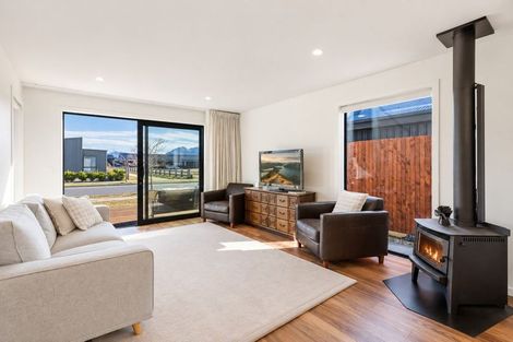 Photo of property in 145 Burdon Loop, Lake Hawea, 9382