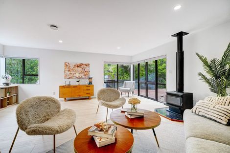 Photo of property in 8 Stitchbird Close, Murrays Bay, Auckland, 0630