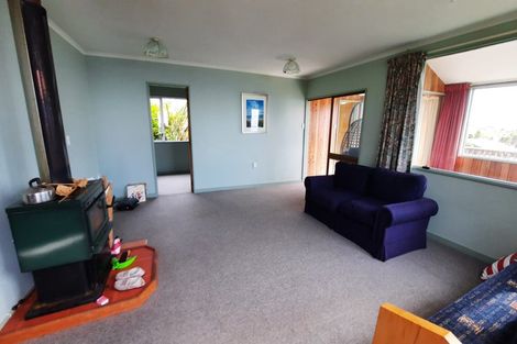 Photo of property in 3 Esplanade, Kaka Point, 9271